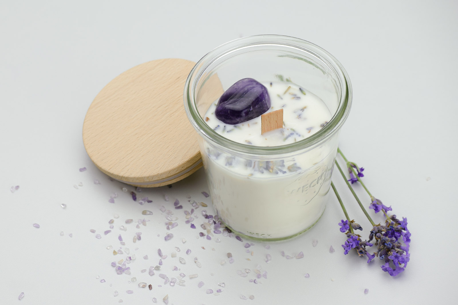 M:\Marketing\Online Shop\Kerzen\Aromakerzen_Amethyst_Imagebild_2.jpg